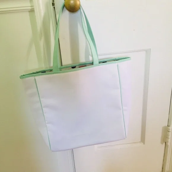 Clinique x Kate Spade New York Set Shopping Tote & Makeup Pouch - Picture 14 of 14